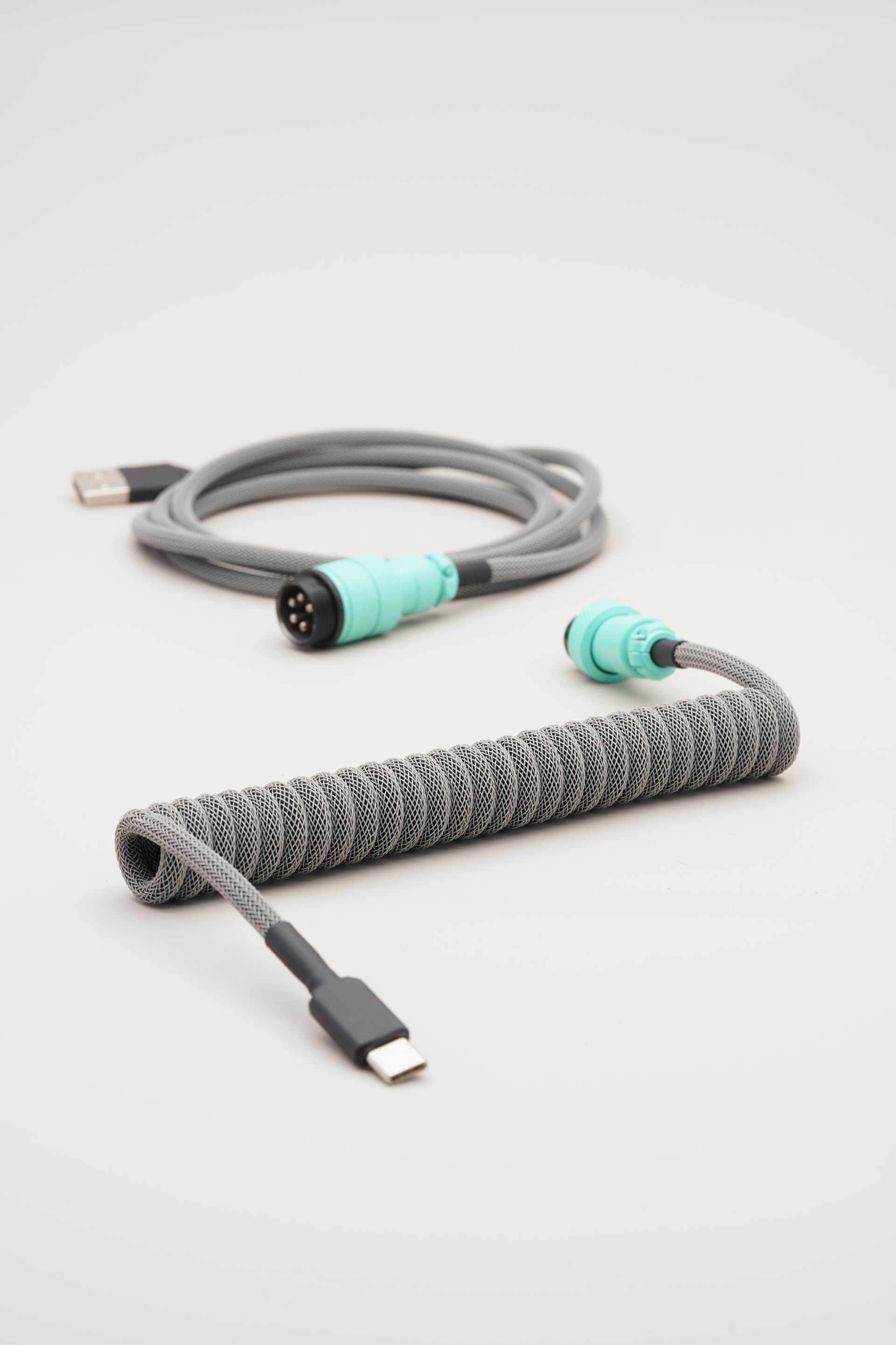 Modern Dolch cable