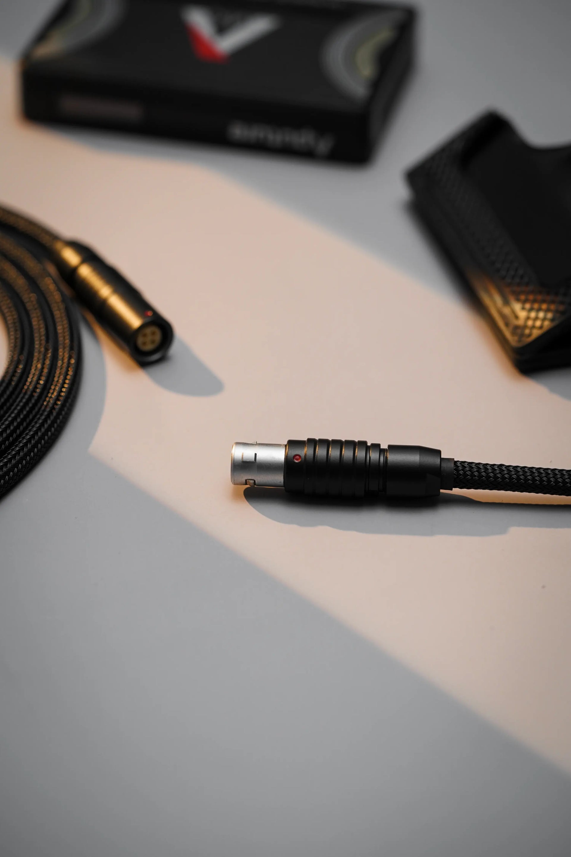 MDPC-X BLACK PUSH PULL USB CABLE